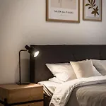 Hochwertige Altbauwohnung Im Modernen Stil In - Kueche - Terrasse - Wlan - Zentral * Wiesbaden