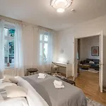 Hochwertige Altbauwohnung Im Modernen Stil In - Kueche - Terrasse - Wlan - Zentral *