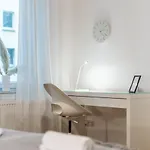 Hochwertige Altbauwohnung Im Modernen Stil In - Kueche - Terrasse - Wlan - Zentral