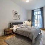 Apartmán Hochwertige Altbauwohnung Im Modernen Stil In - Kueche - Terrasse - Wlan - Zentral Wiesbaden