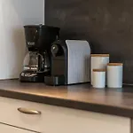 Hochwertige Altbauwohnung Im Modernen Stil In - Kueche - Terrasse - Wlan - Zentral Apartmán *