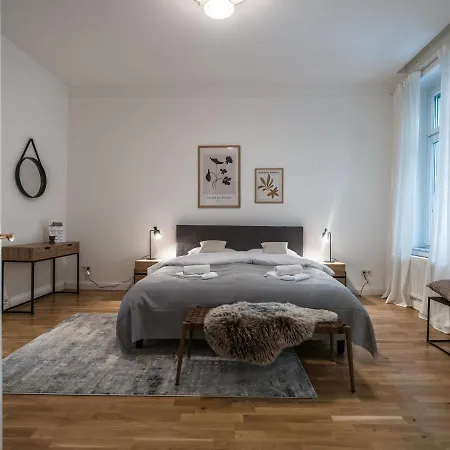 Apartment Hochwertige Altbauwohnung Im Modernen Stil In - Kueche - Terrasse - Wlan - Zentral *