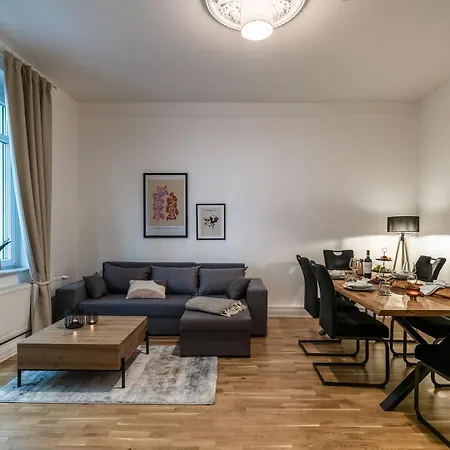 Hochwertige Altbauwohnung Im Modernen Stil In - Kueche - Terrasse - Wlan - Zentral Appartement Wiesbaden