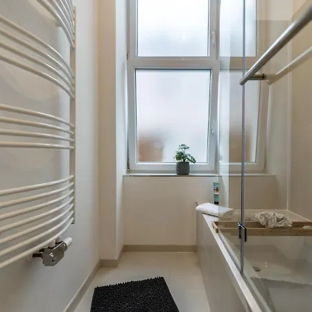 Hochwertige Altbauwohnung Im Modernen Stil In - Kueche - Terrasse - Wlan - Zentral 公寓 威斯巴登