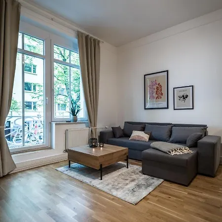 Hochwertige Altbauwohnung Im Modernen Stil In - Kueche - Terrasse - Wlan - Zentral