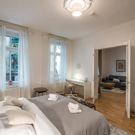 Hochwertige Altbauwohnung Im Modernen Stil In - Kueche - Terrasse - Wlan - Zentral *