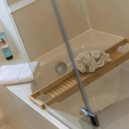 Hochwertige Altbauwohnung Im Modernen Stil In - Kueche - Terrasse - Wlan - Zentral Appartement Wiesbaden