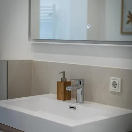 公寓 Hochwertige Altbauwohnung Im Modernen Stil In - Kueche - Terrasse - Wlan - Zentral 威斯巴登