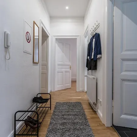 公寓 Hochwertige Altbauwohnung Im Modernen Stil In - Kueche - Terrasse - Wlan - Zentral