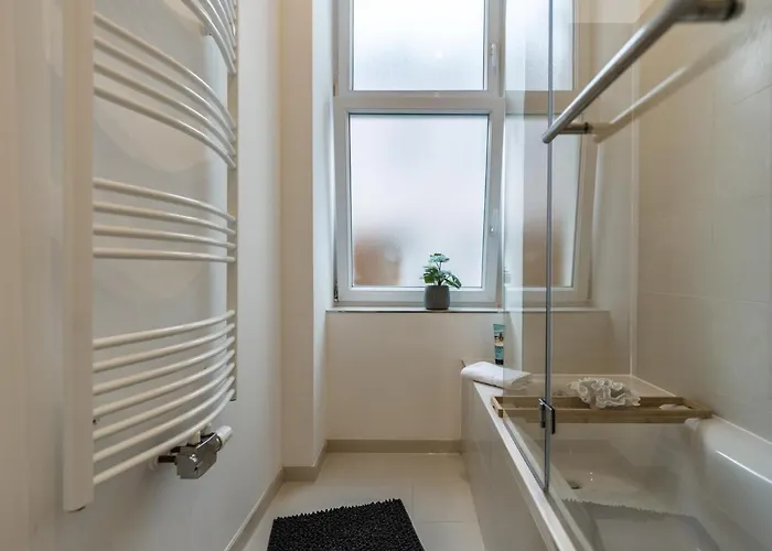 Hochwertige Altbauwohnung Im Modernen Stil In - Kueche - Terrasse - Wlan - Zentral Apartament Wiesbaden