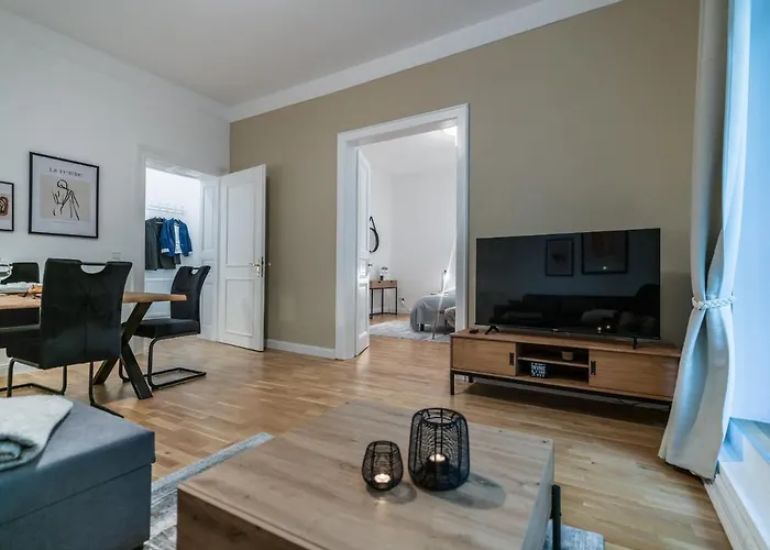 Hochwertige Altbauwohnung Im Modernen Stil In - Kueche - Terrasse - Wlan - Zentral Apartament