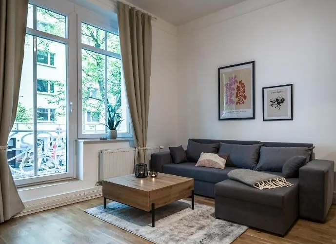 Hochwertige Altbauwohnung Im Modernen Stil In - Kueche - Terrasse - Wlan - Zentral