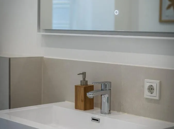 아파트 Hochwertige Altbauwohnung Im Modernen Stil In - Kueche - Terrasse - Wlan - Zentral 비스바덴