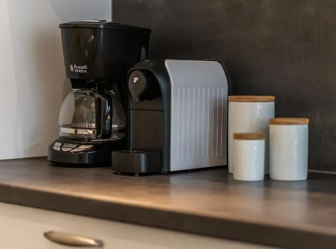 Hochwertige Altbauwohnung Im Modernen Stil In - Kueche - Terrasse - Wlan - Zentral Apartament *